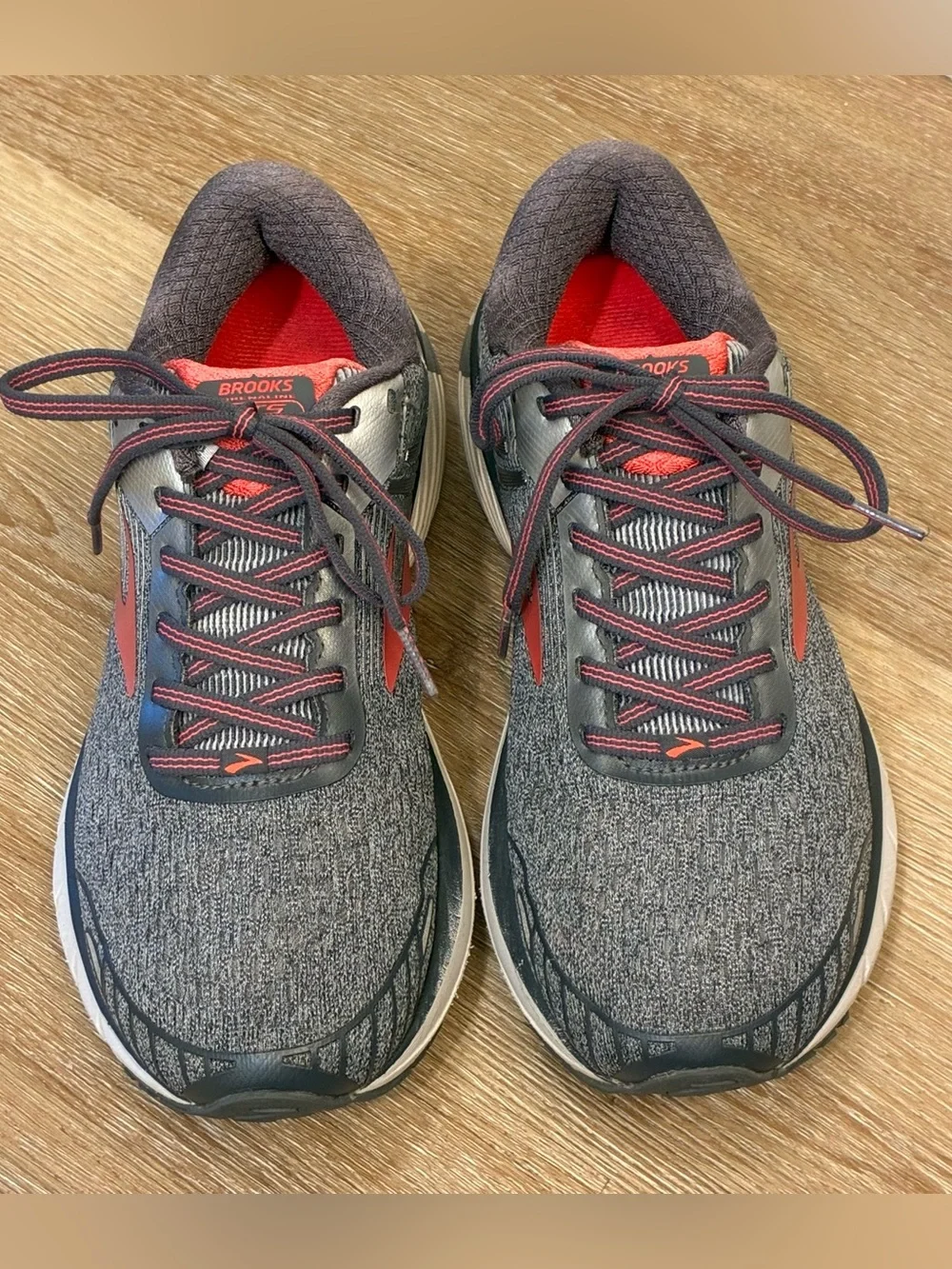 Brooks Adrenaline GTS 18 Running Shoes Grey Pink Women’s US 9.5 EU 41  26.5cm